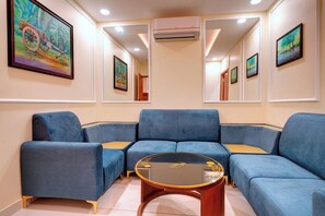Luxury Suite | Interior - Freshco Hotels (Bengaluru)