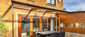 Hollies Cottage, Oak (3 bed)