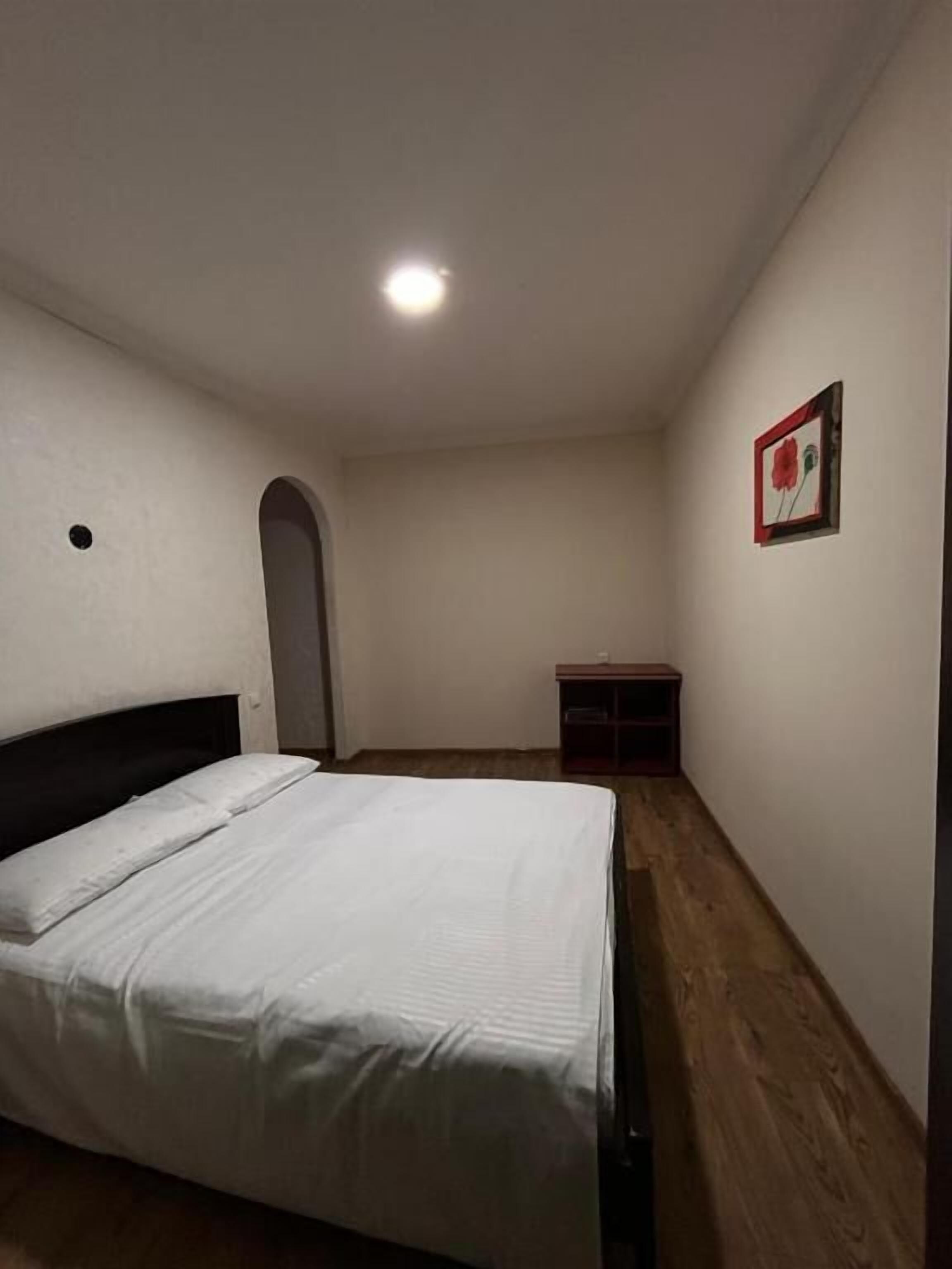 Double Room | Blackout drapes, iron/ironing board, free WiFi