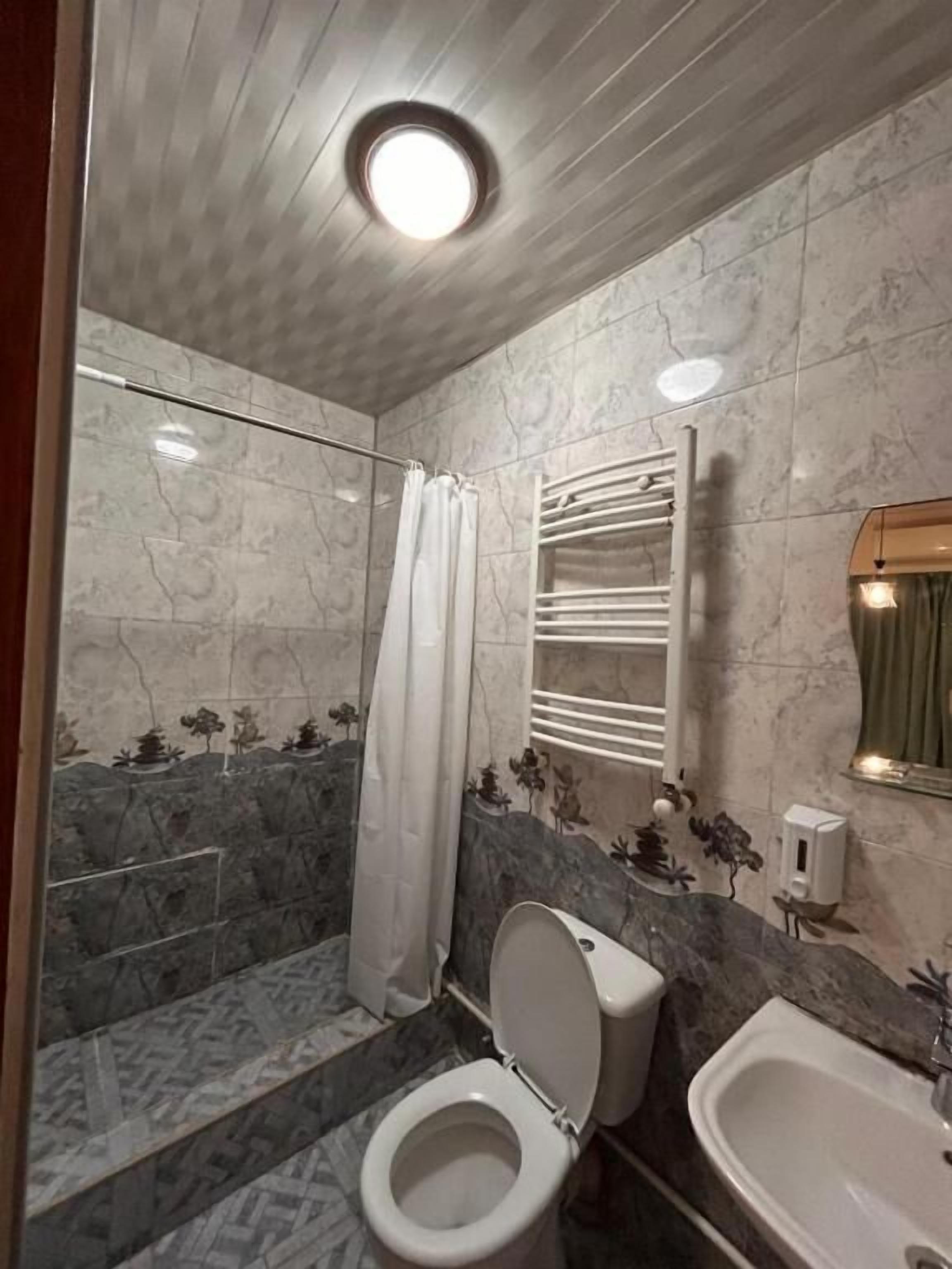 Double Room | Bathroom | Slippers