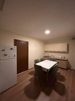 Dining - Ezo hostel (T'bilisi)