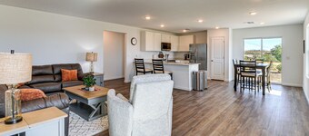 Wickenburg Golf Getaway w/ Patio & Yard!