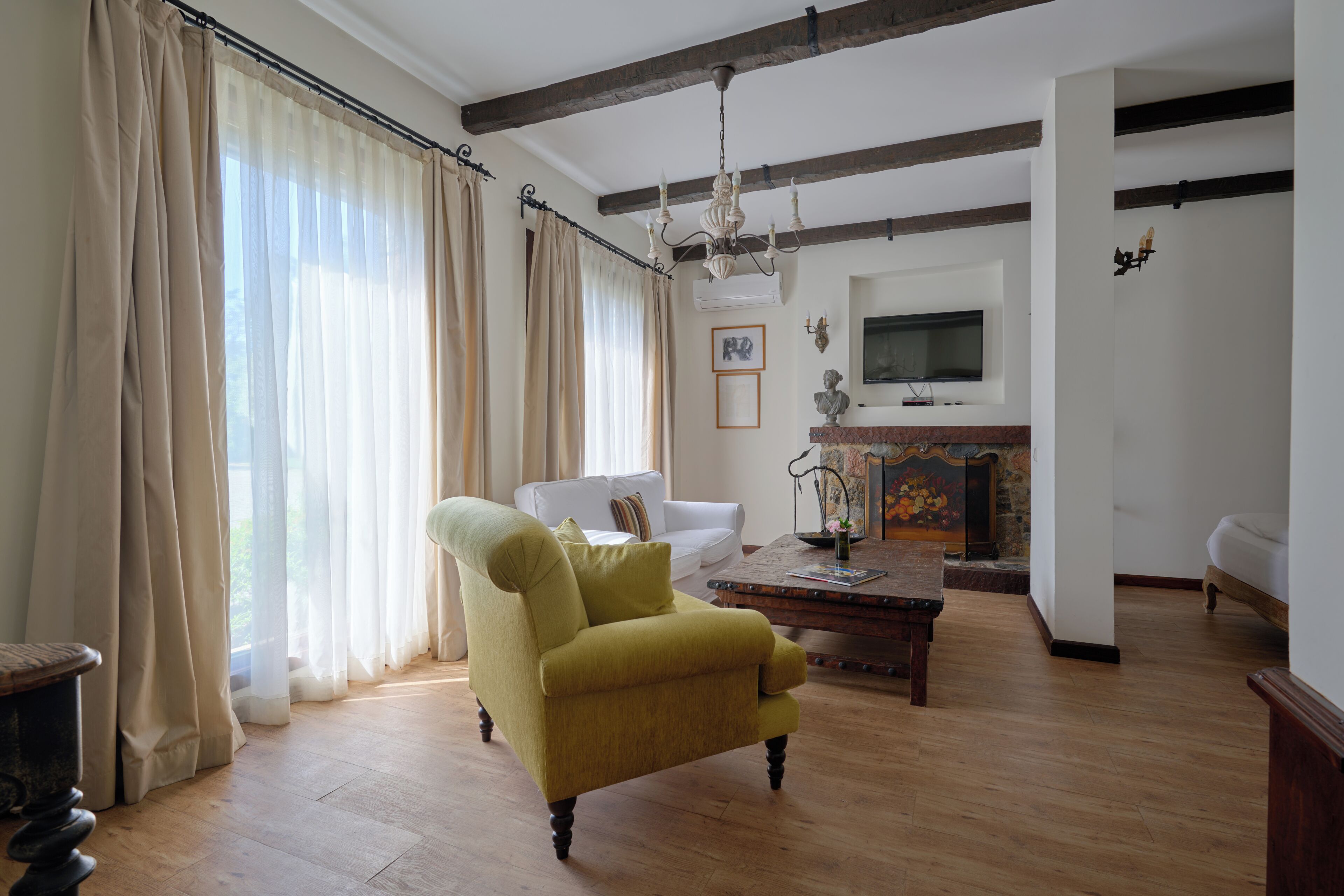 Deluxe Double Room, Garden View | Minibar, WiFi (free), bed sheets