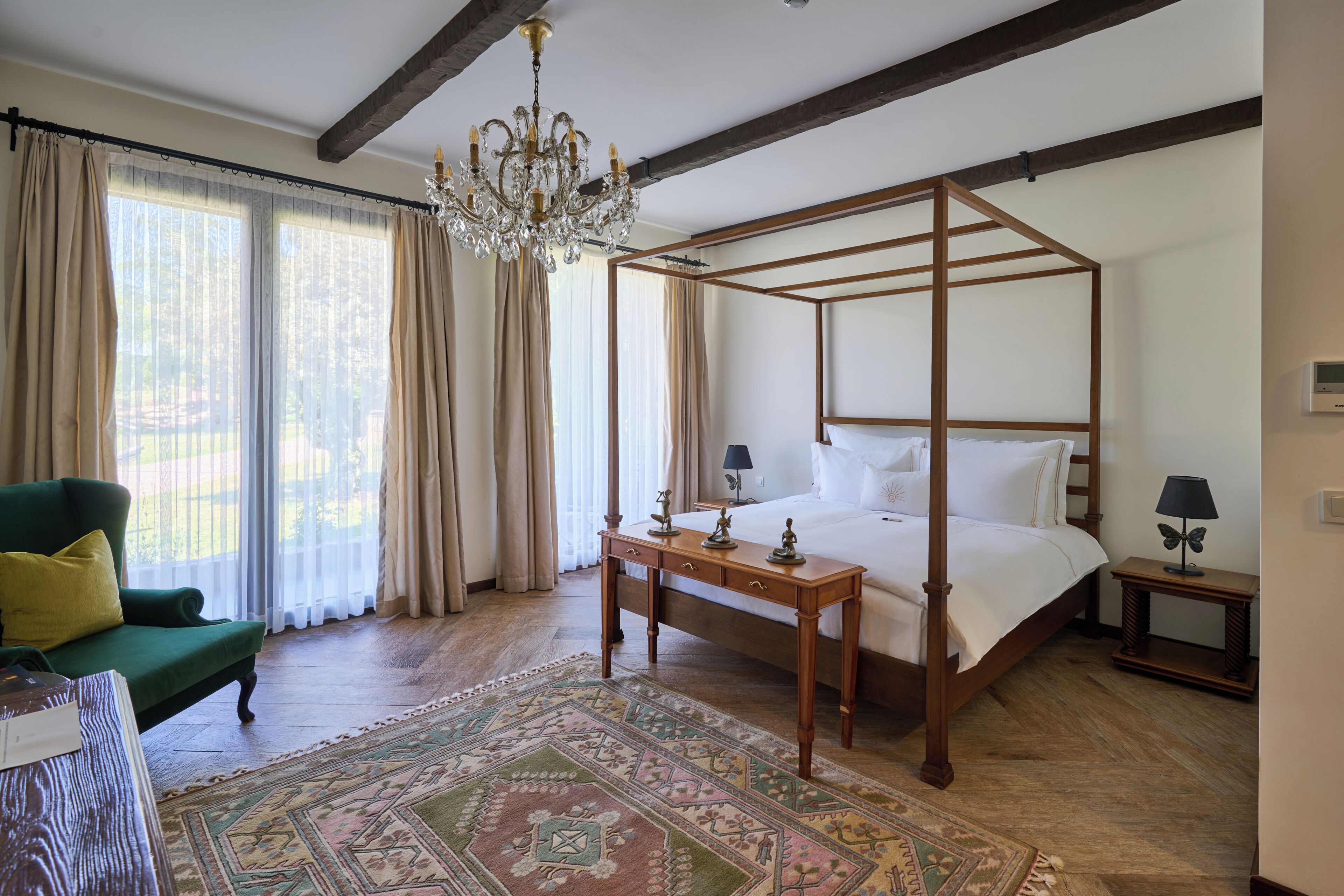 Deluxe Double Room, Garden View | Minibar, WiFi (free), bed sheets