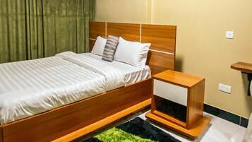 WiFi, bed sheets