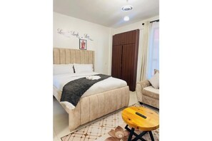 Room - Modern Executive Studio on Ngong Road – Work-Ready & Cozy City Stay (Starehe)