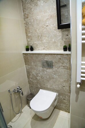 Shower, bidet, towels, soap - Vrbo Property (Tunis)