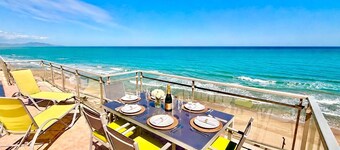 Beachfront Penthouse, 360 Large Private Terrace
