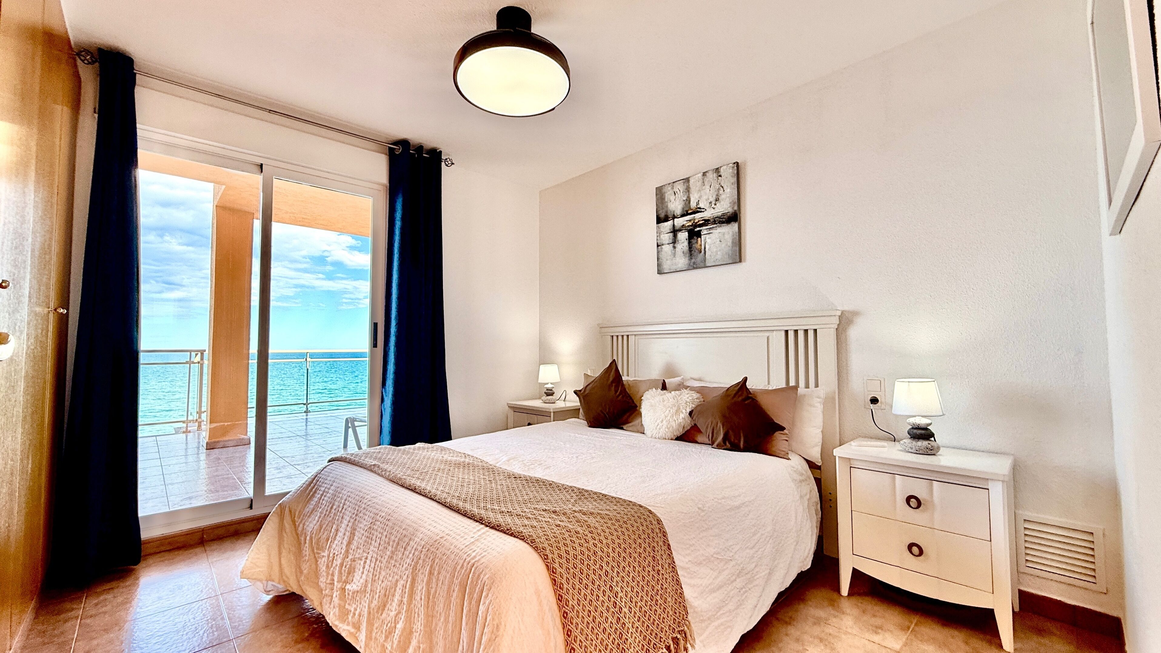 3 habitaciones, tabla de planchar con plancha y wifi gratis 