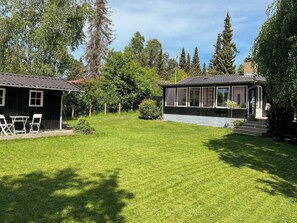 Exterior - Cozy Holiday Home with garden near the coast (Gilleleje)
