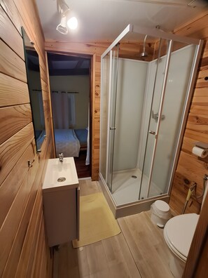 Shower, hair dryer, towels - House at the Gateway to the Wild South (Saint Joseph)