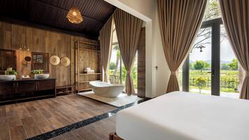 Deluxe Villa | Minibar, desk, laptop workspace, free WiFi