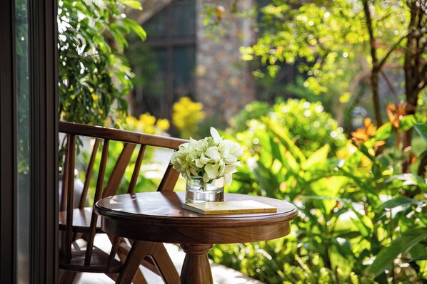 Deluxe Double Room, Garden View | Outdoor dining - Bai Dinh Riverside Resort & Spa (Gia Vien)