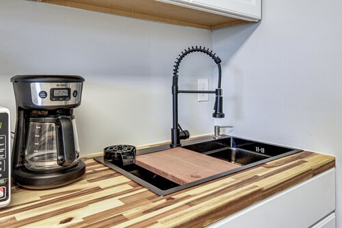 3 Mi to Dtwn: Pet-Friendly Studio in Huntsville