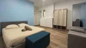 Free WiFi, bed sheets