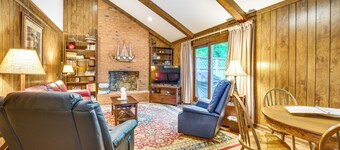 3 Mi to Dtwn Cary! Spacious Home w/ Deck & Grill