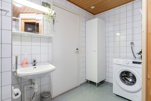 Comfort Apartment, Sauna, Beachfront | Bathroom - Comfy 1BR Apt with Sauna & Balcony (Jyväskylä)