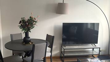 Comfort Apartment, Sauna, Beachfront | Dining