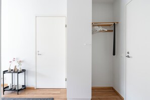 Apartamento Confort, sauna, frente a la playa | Cortinas opacas, tabla de planchar con plancha, wifi gratis
