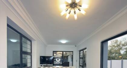 Cozy Villa Lodge