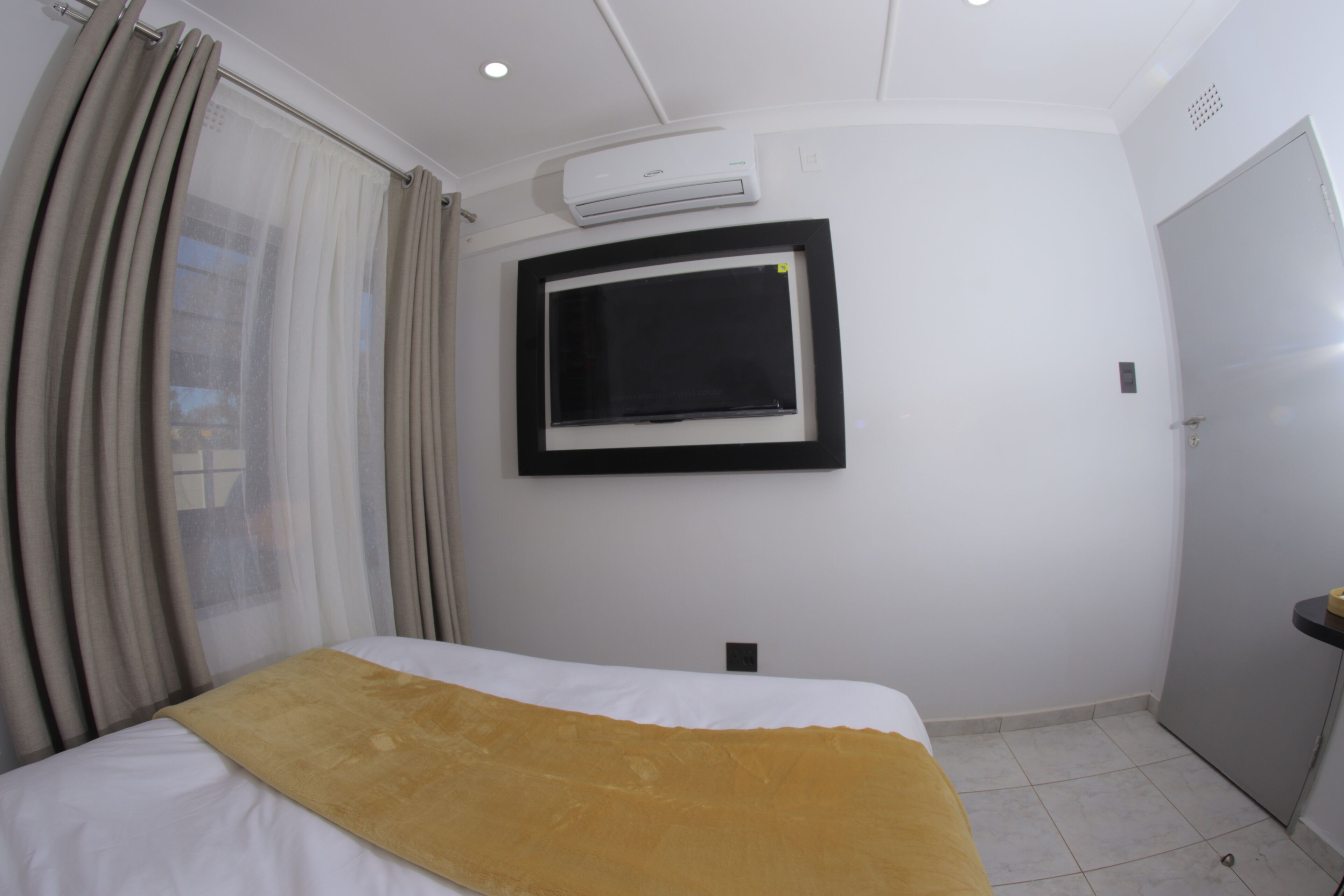 ห้องดีลักซ์ | โต๊ะทำงาน, พื้นที่ทำงานแบบใช้แล็ปท็อป, Wi-Fi ฟรี