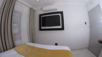 Deluxe Room | Desk, laptop workspace, free WiFi