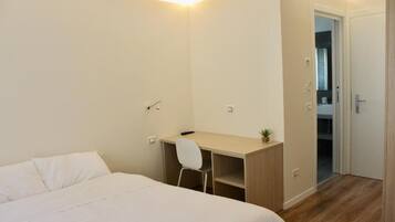 Chambre Familiale, balcon, vue ville | Wi-Fi gratuit