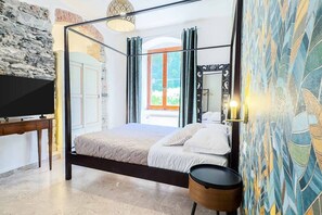 Room - In the authentic heart of Manarola, in its most peaceful and panoramic area, Terre Marine Rooms welcomes guests into an intimate and relaxing atmosphere, where the charm of the Cinque Terre meets modern comfort.The Green Room is a relaxing double room, i (Riomaggiore)