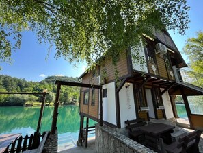 Exterior - Hotel River View (Lohovo)