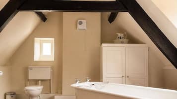 Suite, Tower | Bathroom | Shower, free toiletries, hair dryer, towels