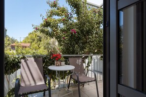 Outdoor dining - Anavil House Athenian Riviera (Vari)