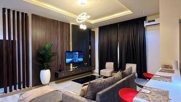 Family Apartment, Balcony, City View | Living area