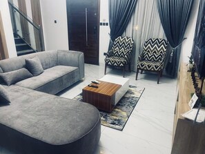 Living area - Binga14 Luxury Apartment (Lagos)