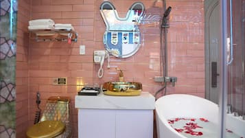 Suite | Baño | Amenidades de baño gratuitas, secadora de cabello, toallas, jabón