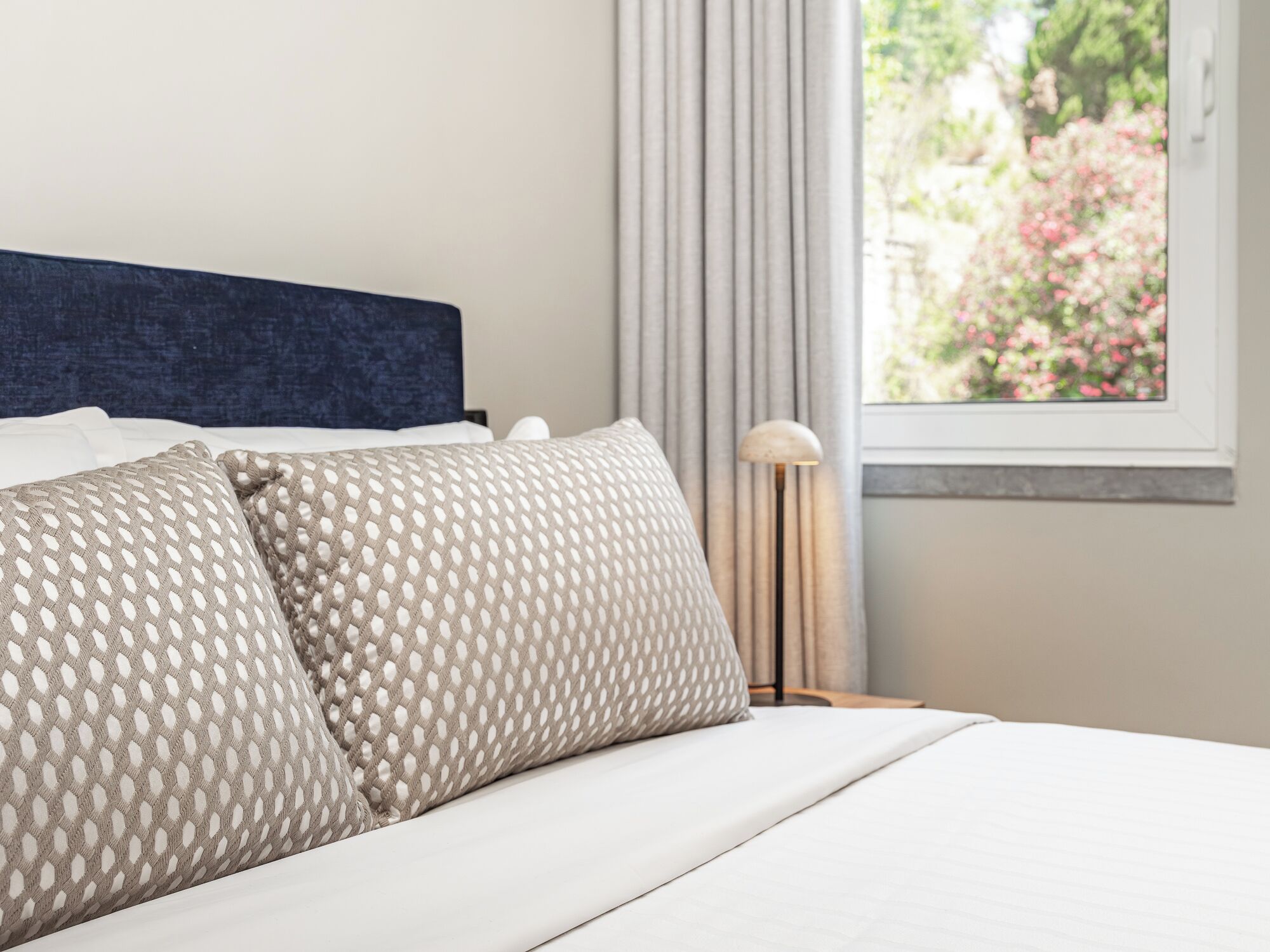 Habitación clásica | Ropa de cama hipoalergénica y minibar 