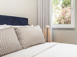 Ropa de cama hipoalergénica y minibar