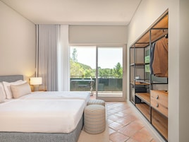 Suite estudio junior | Ropa de cama hipoalergénica, minibar, caja fuerte