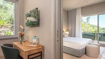 Junior studio suite | Hypoallergeen beddengoed, een minibar, een kluis op de kamer