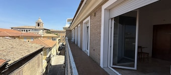 SE262 – Senigallia, spacious apartment in the heart of the city center