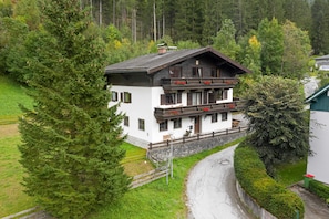 Family Chalet, Mountain View | Exterior