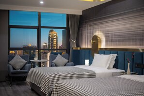 Classic Twin Room, City View | Spa - The Move River View Hotel (Chongqing)