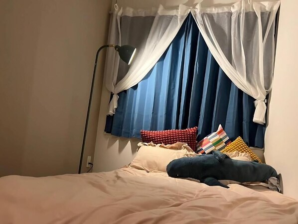 Room - 5 min to Kanda Sta / Max 4 Guests / Spacious 2 Rooms & 3 Beds / Easy Tokyo Access (千代田区神田田町2丁目)