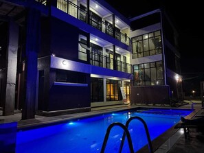 Pool - WYNE'S DELUXE SUITE (Mbale)