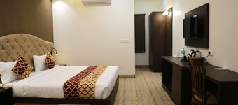 Hotel Sharon Residency