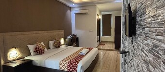 Hotel Sharon Residency