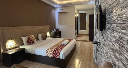 Hotel Sharon Residency