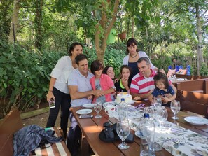 Tempat makan outdoor