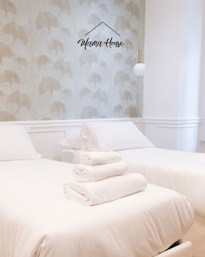 Habitación básica con 1 cama matrimonial o 2 individuales, vista a la ciudad | Spa