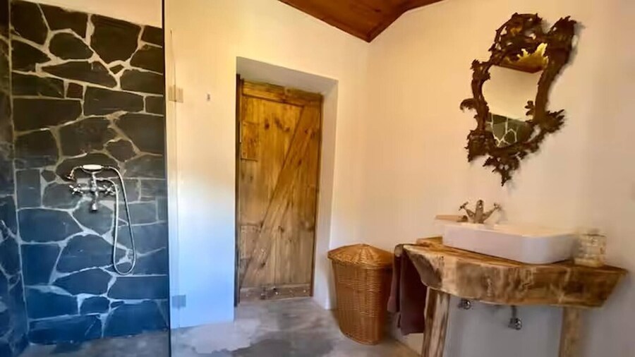 Tranquil 3-bedroom House Retreat Near River Beach