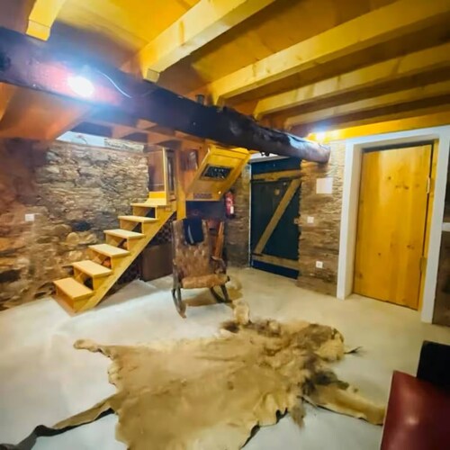Tranquil 3-bedroom House Retreat Near River Beach
